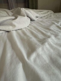 Used bed sheets not replaced