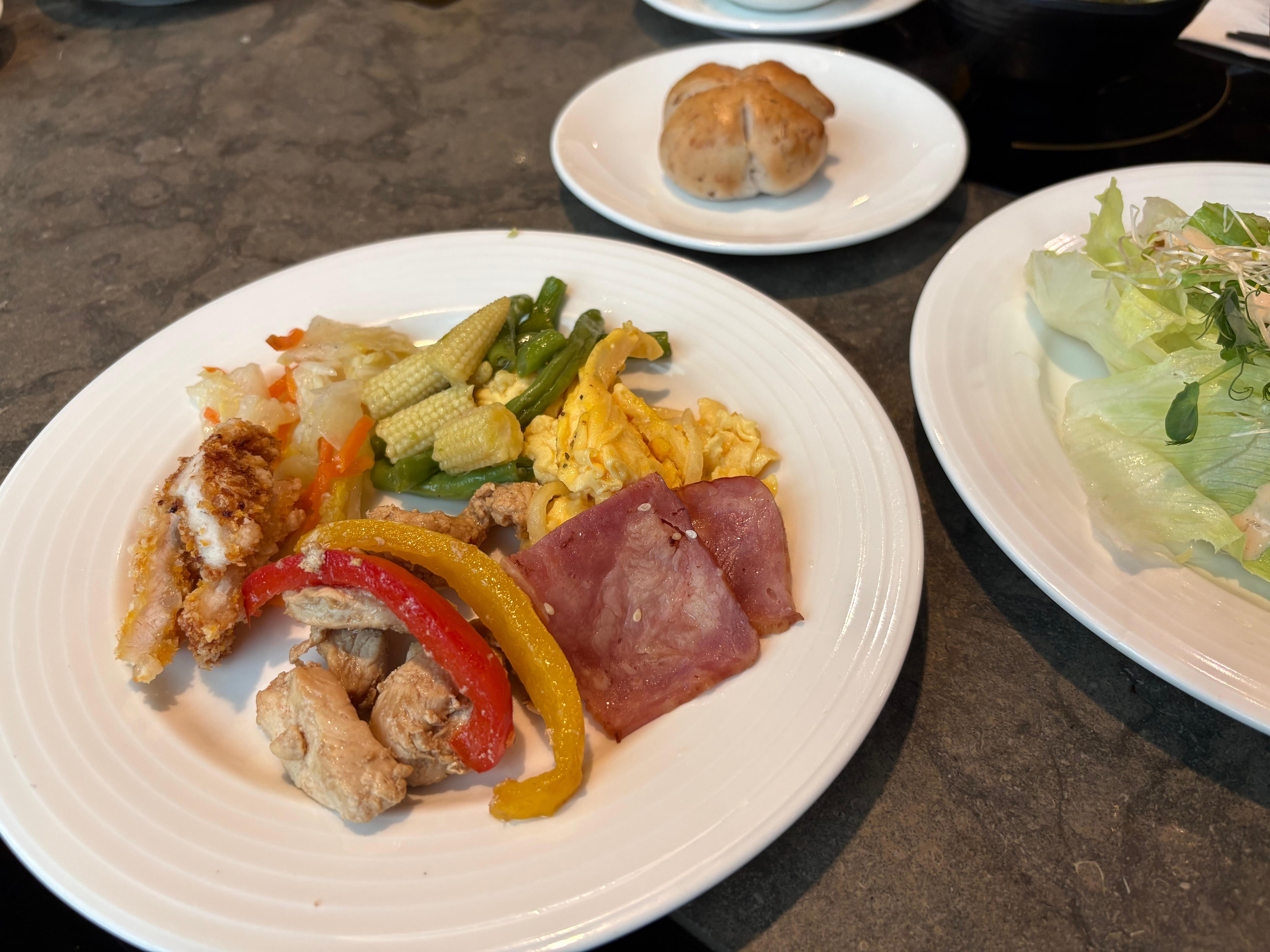 朝食ビュッフェ