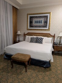 Room cleaned , tidy and very elegant