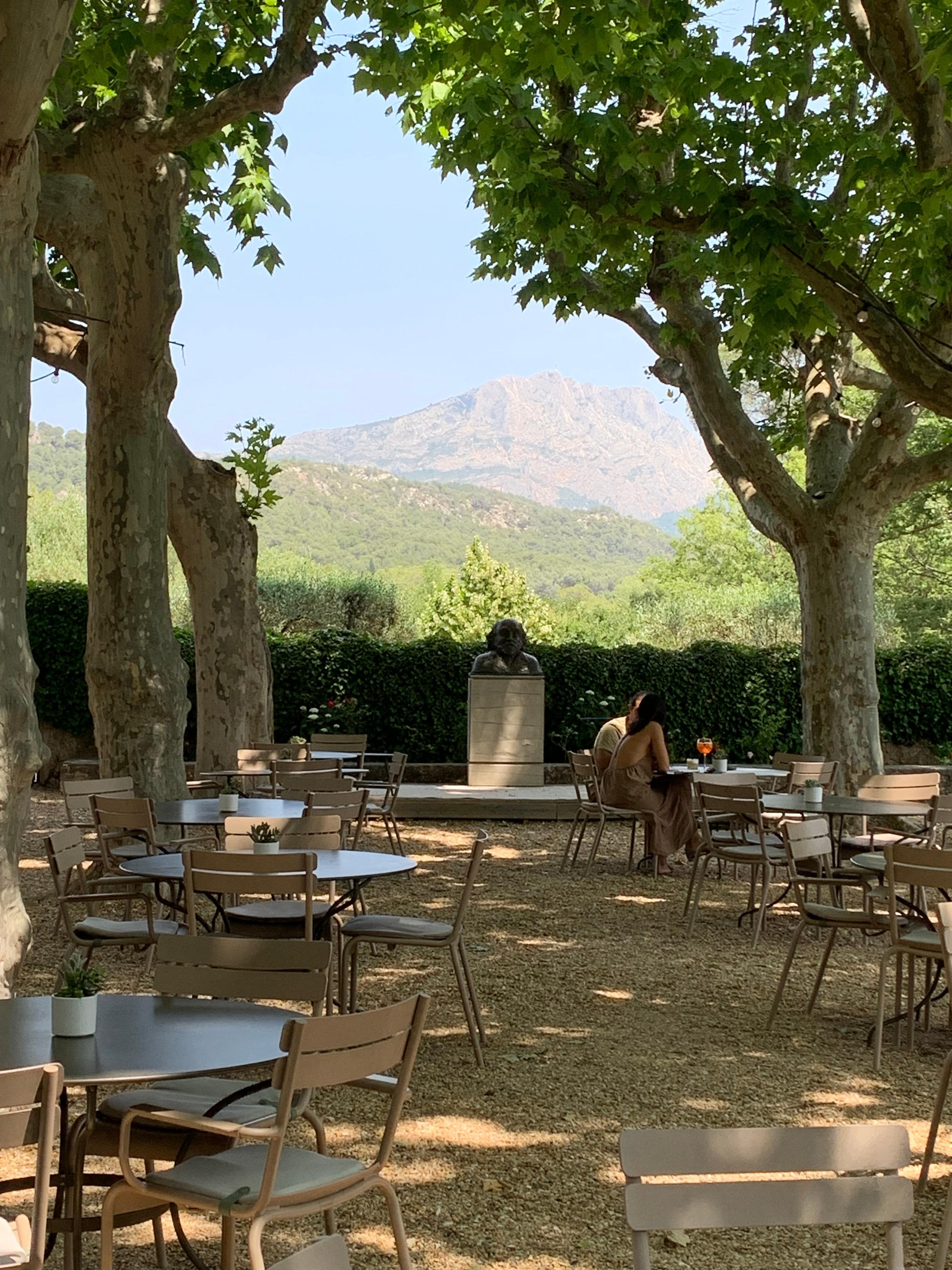 St Victoire in the background.
