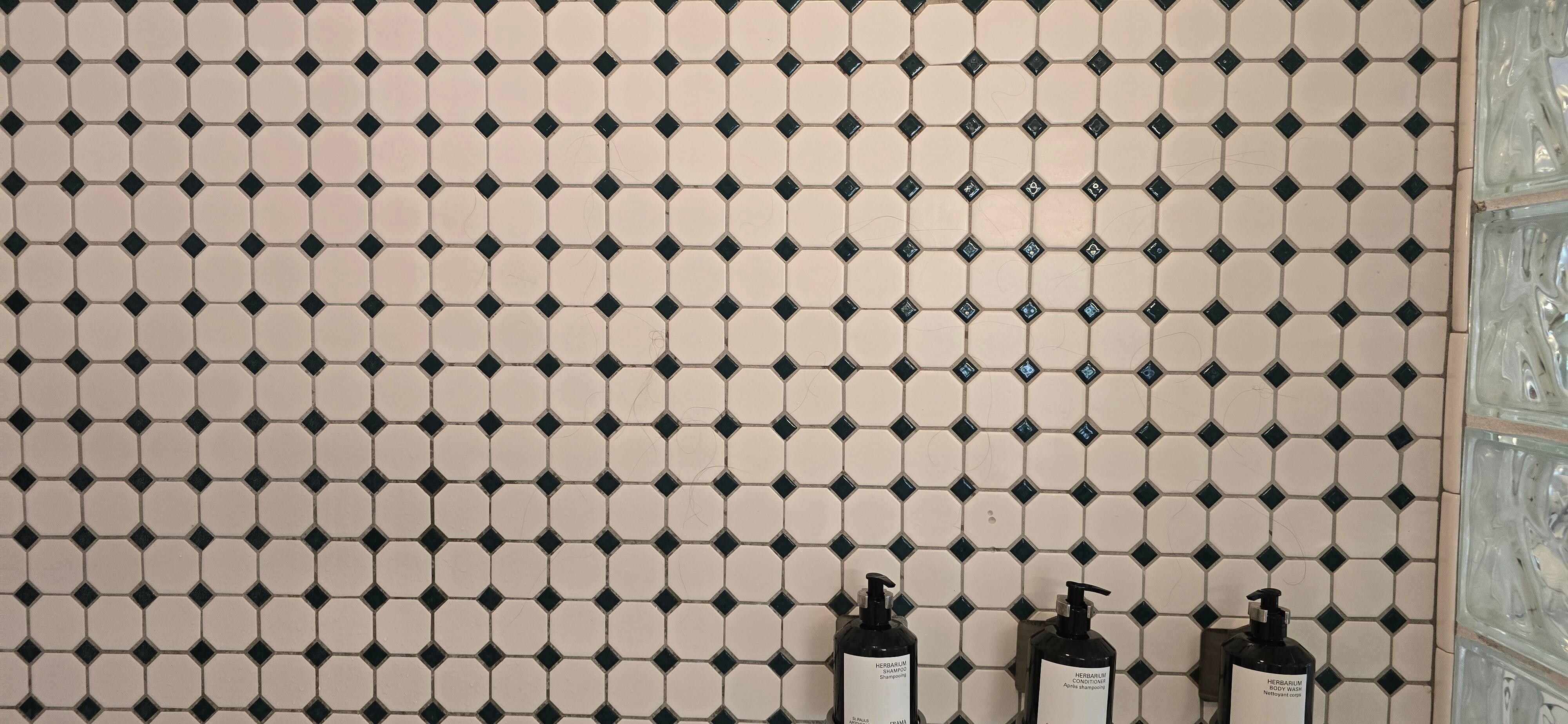 Shower wall with hairs on its entirety 