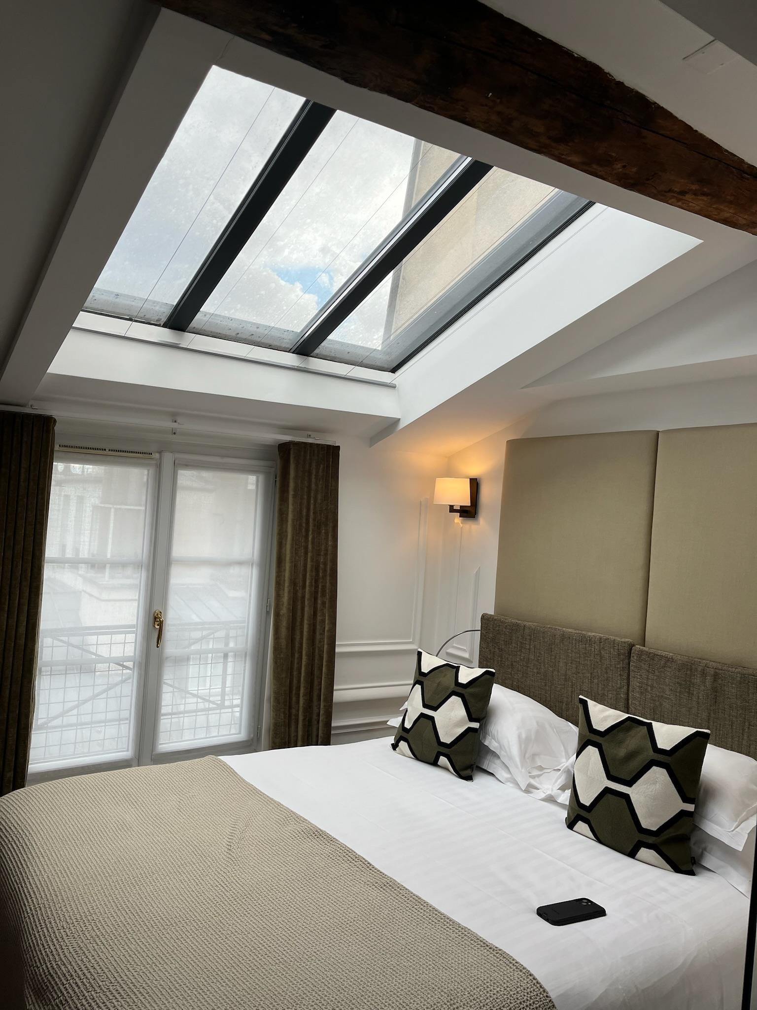 7th floor room