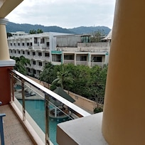 Tomt hotell mittemot