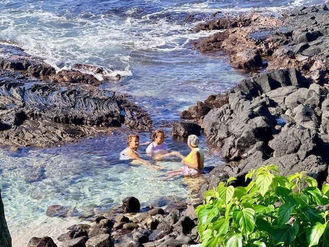 Perfect little protected, nature spot to enjoy the sunset, avoiding the waves. 