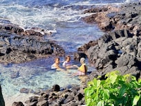 Perfect little protected, nature spot to enjoy the sunset, avoiding the waves.