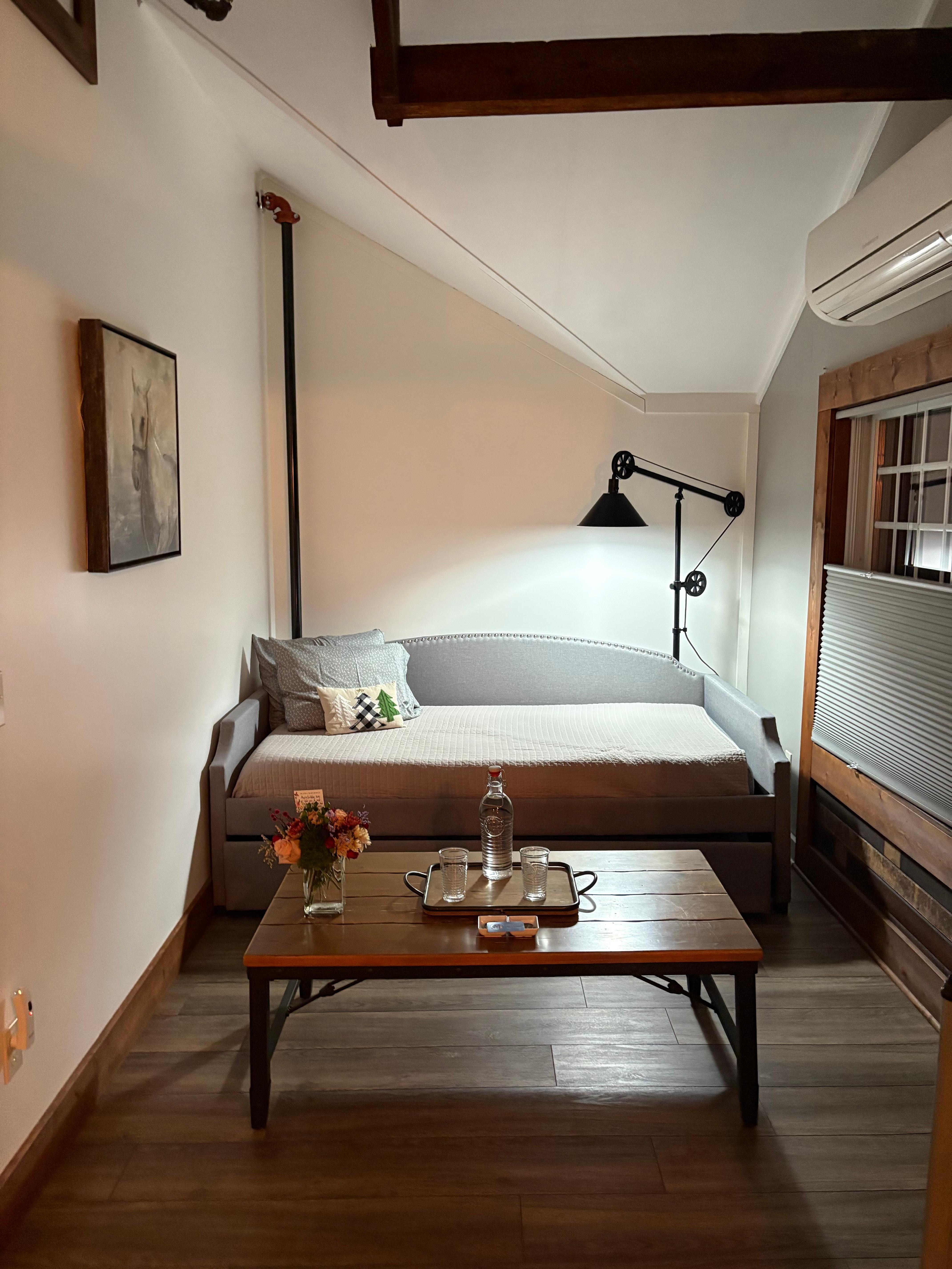 Beautiful sitting area in Hayloft I. 