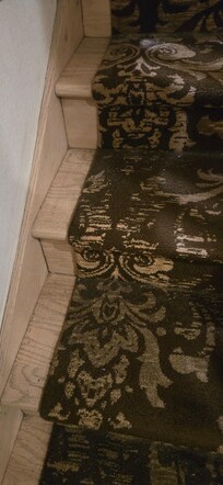 Stairs in the lobby - dirty