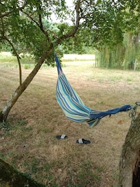 les enfants ont adoré les hamacs, il est bien caché