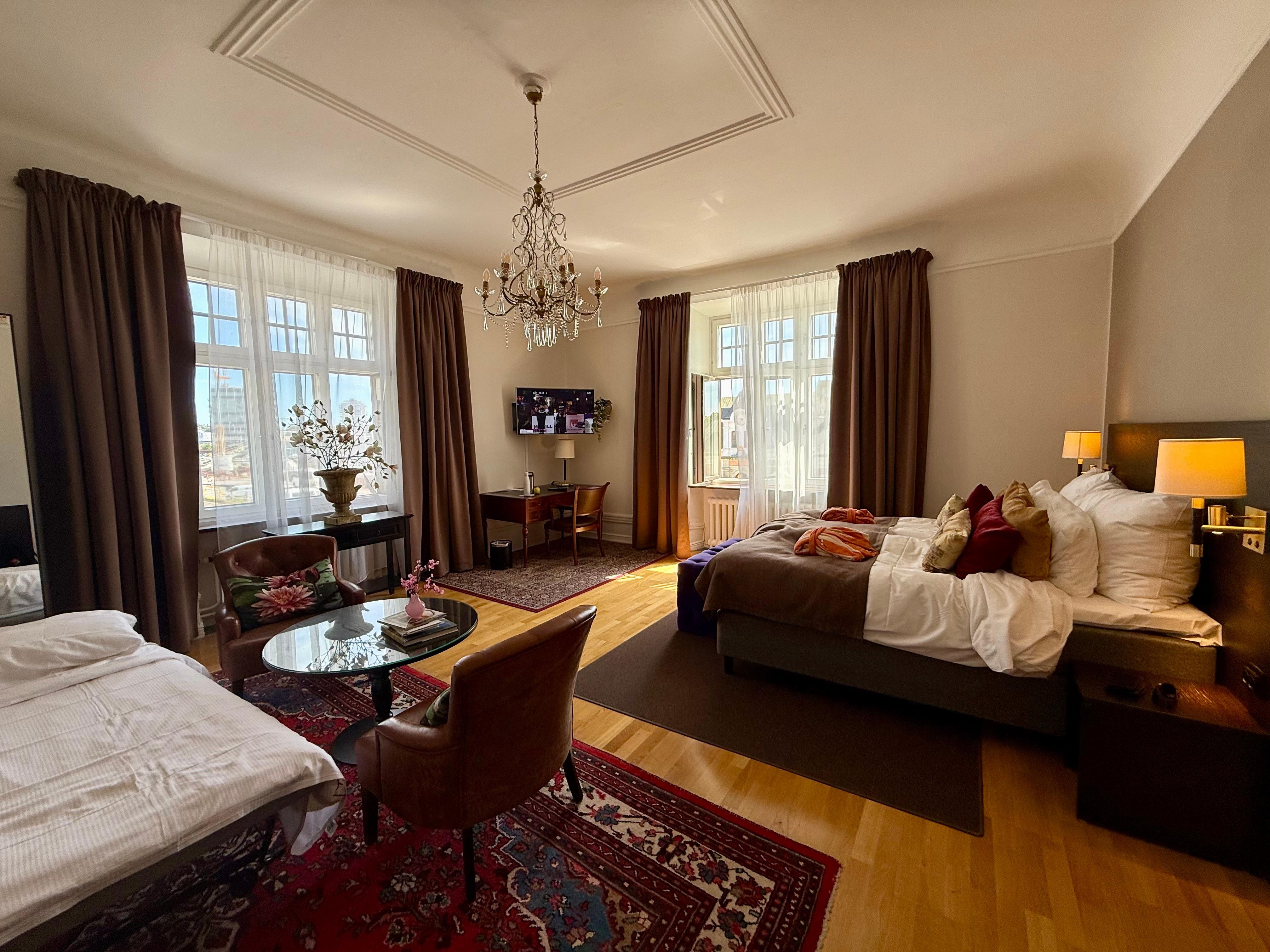 Suite room 211