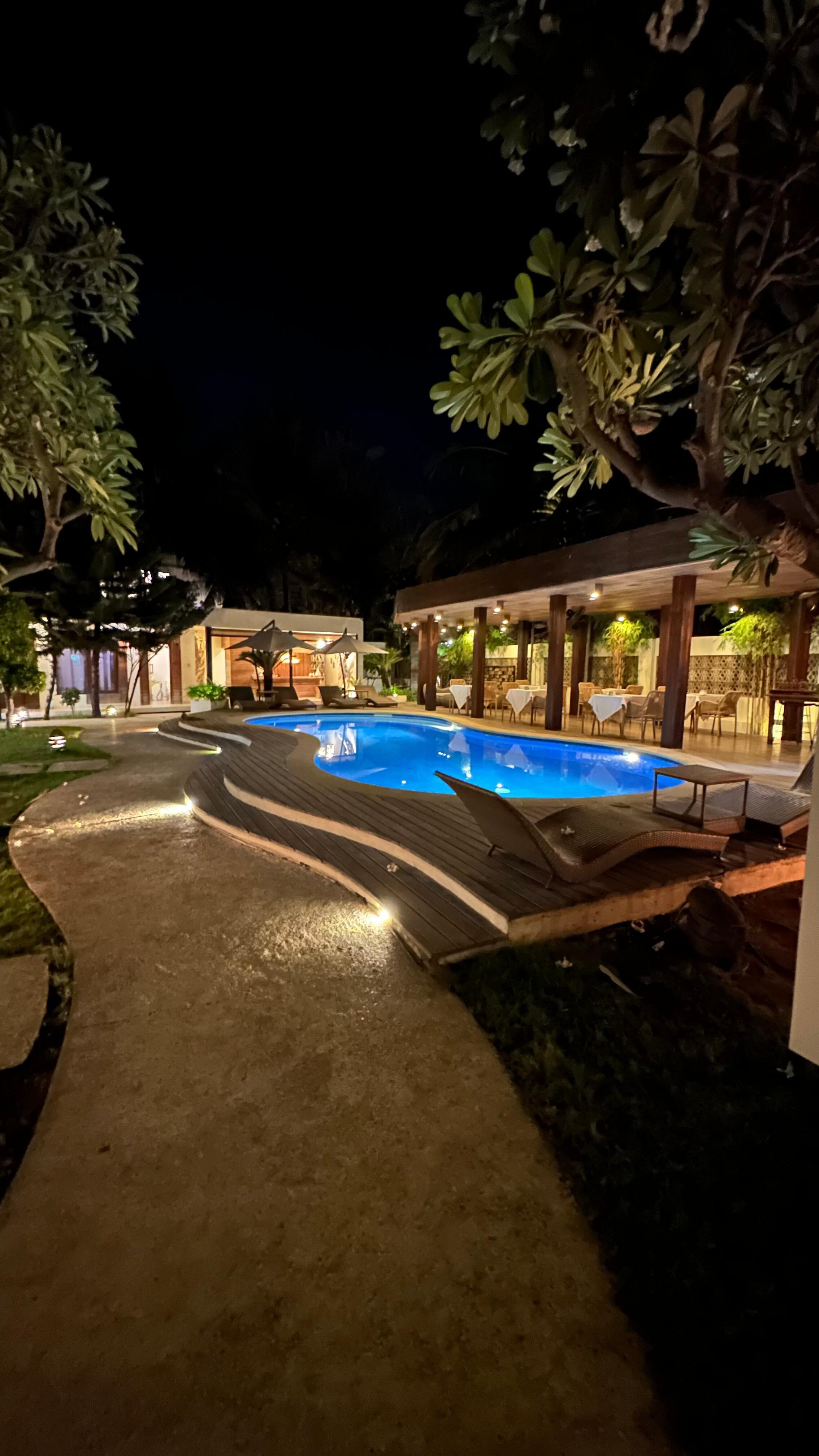 Un espace piscine calme et très beau 