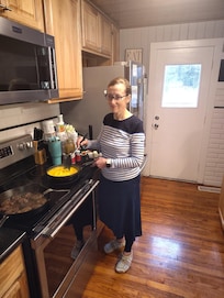 Preparing breakfast was easy in this nice kitchen.