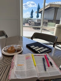 Clean lobby & nice sitting area to top it off with free breakfast!