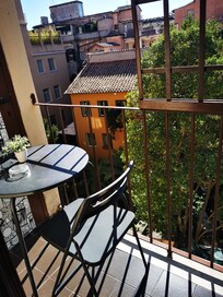 Balkon zur linken Seite