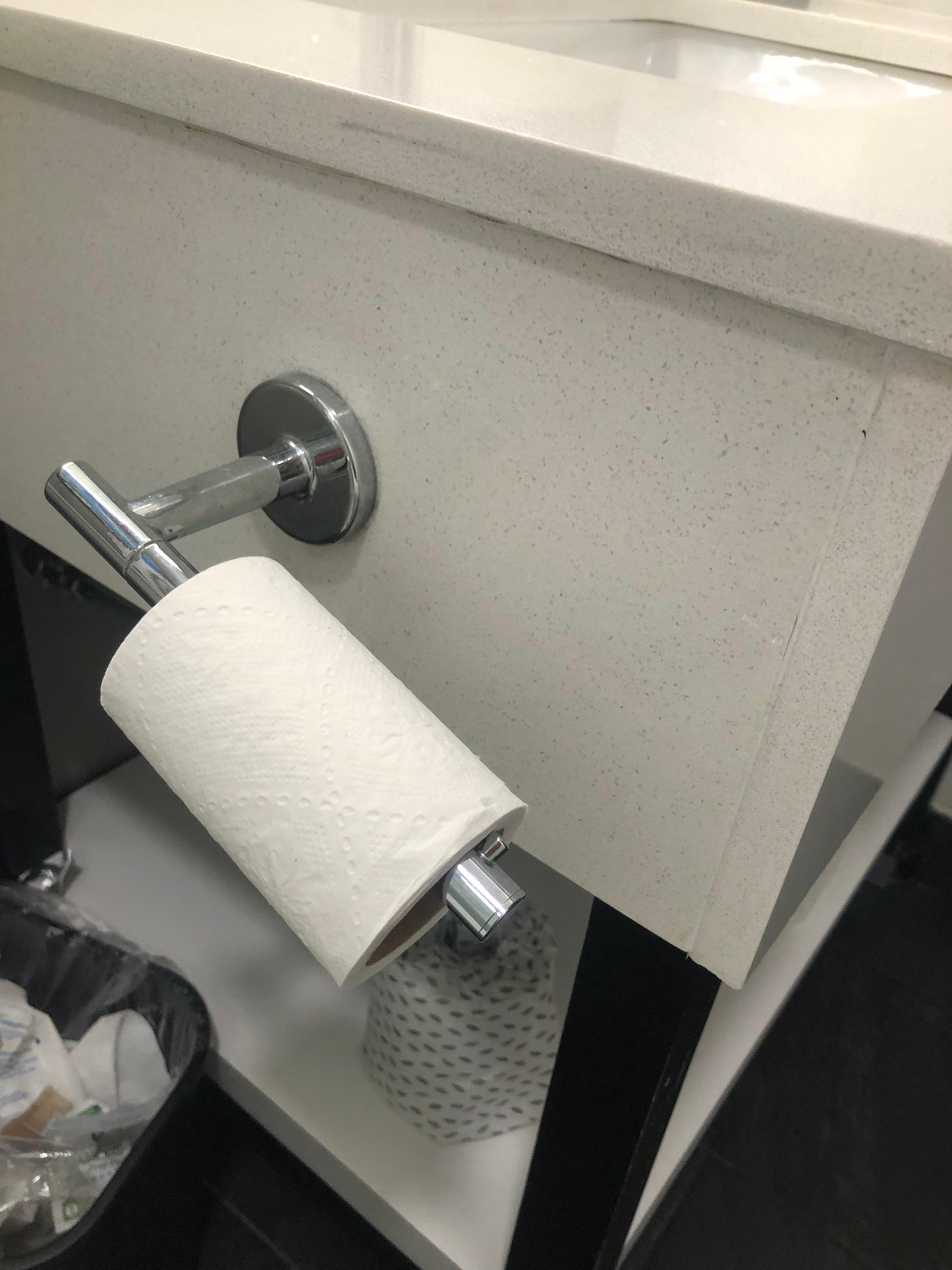 Unsecured tp holder 
