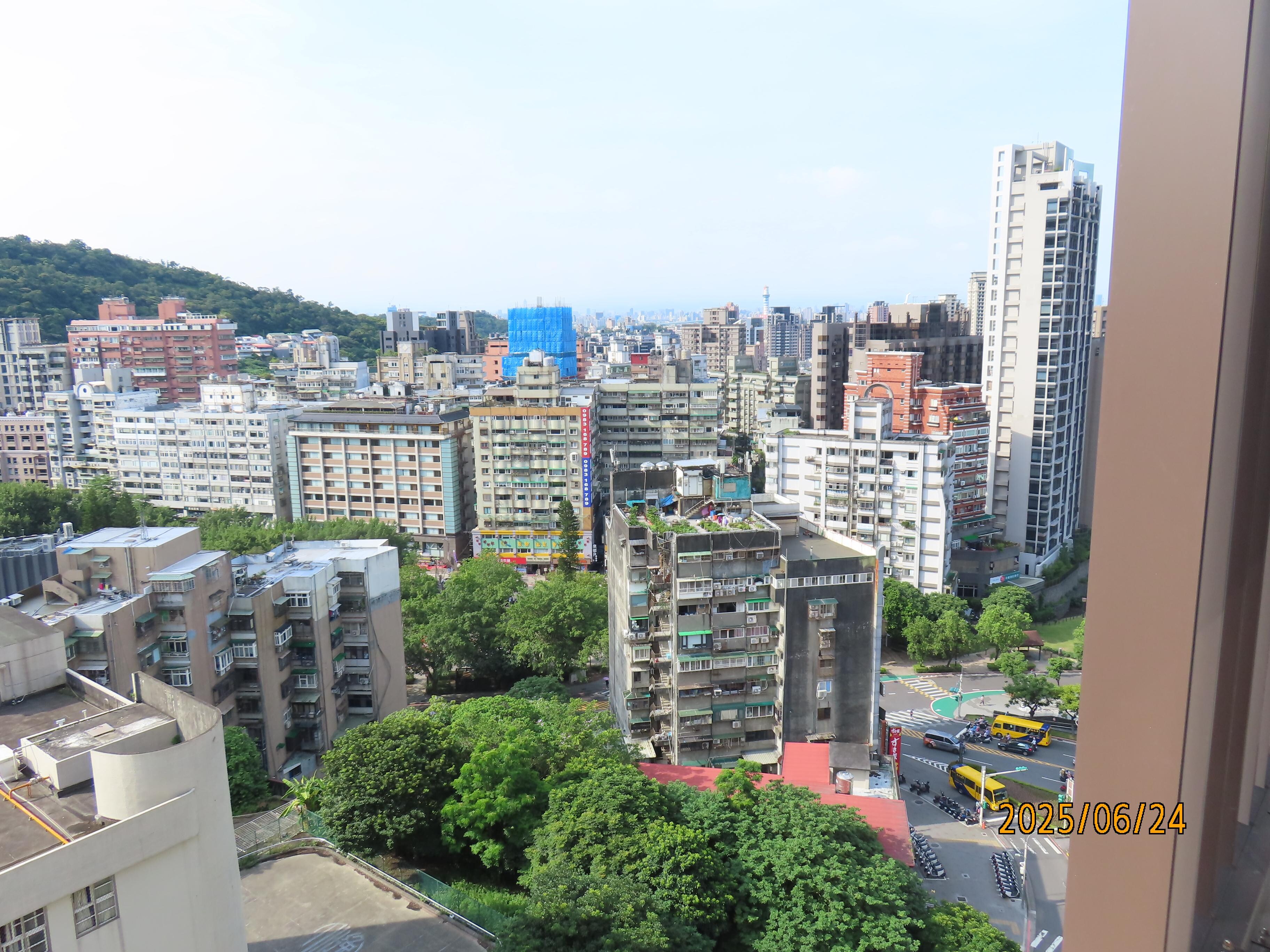 この画面の右下の先に「新北投駅」があります。