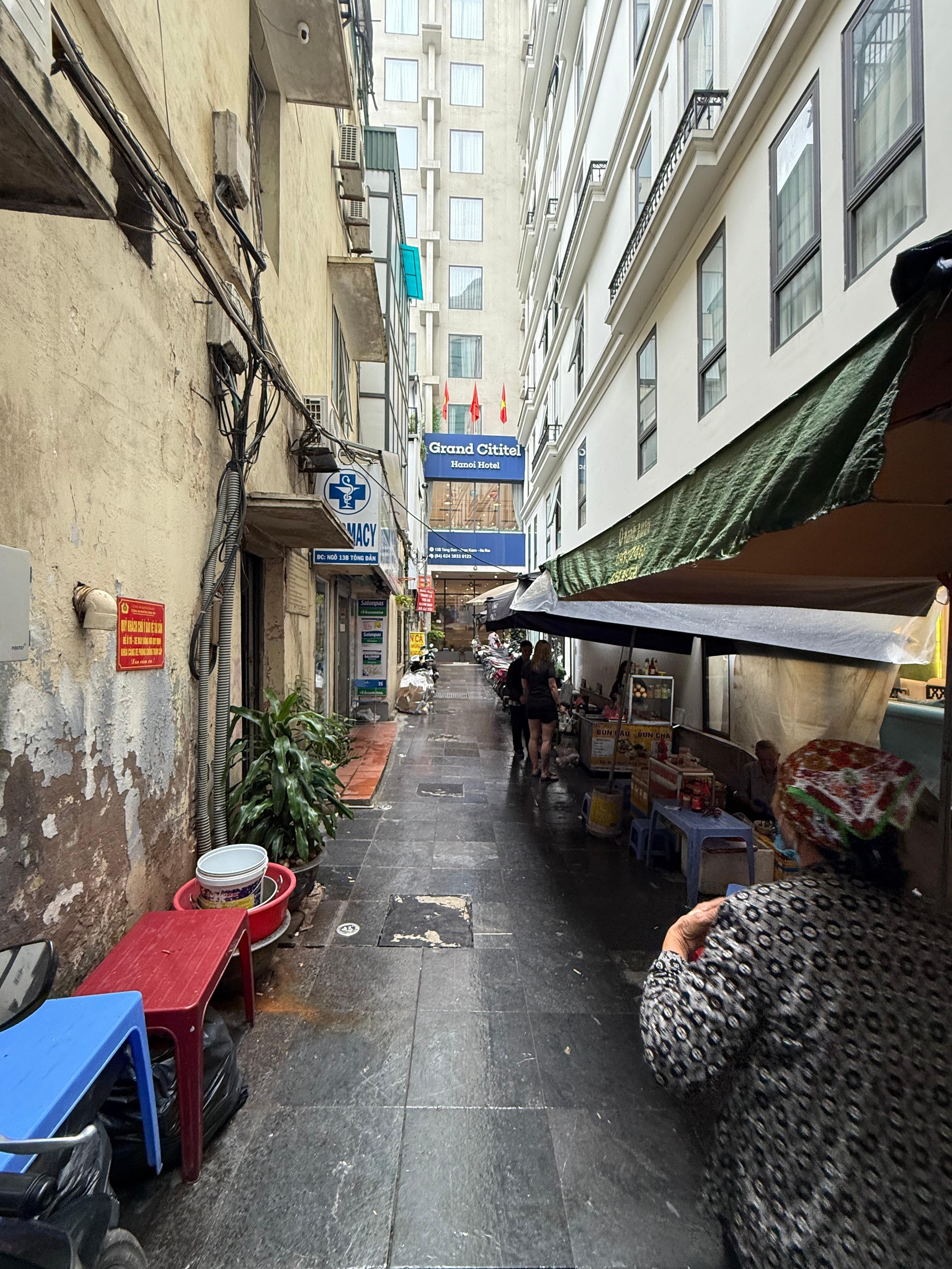 Inngangen sånn den er i virkeligheten 