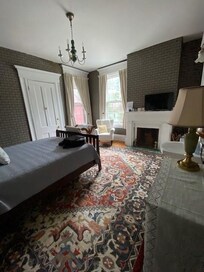 Cozy bedroom...perfect for 1-2 people.