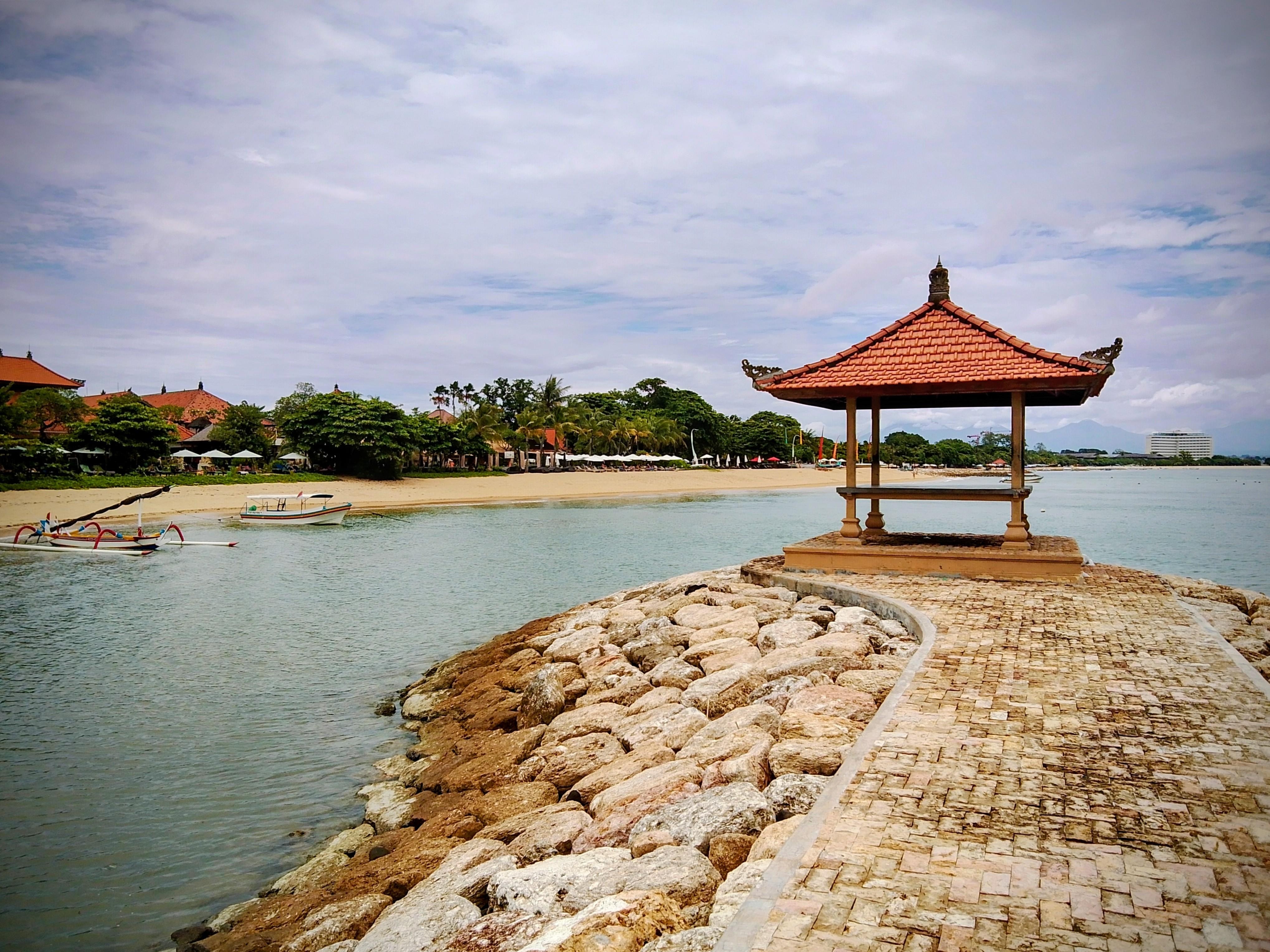 Short walk to the beach