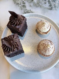Dessert in the club lounge
