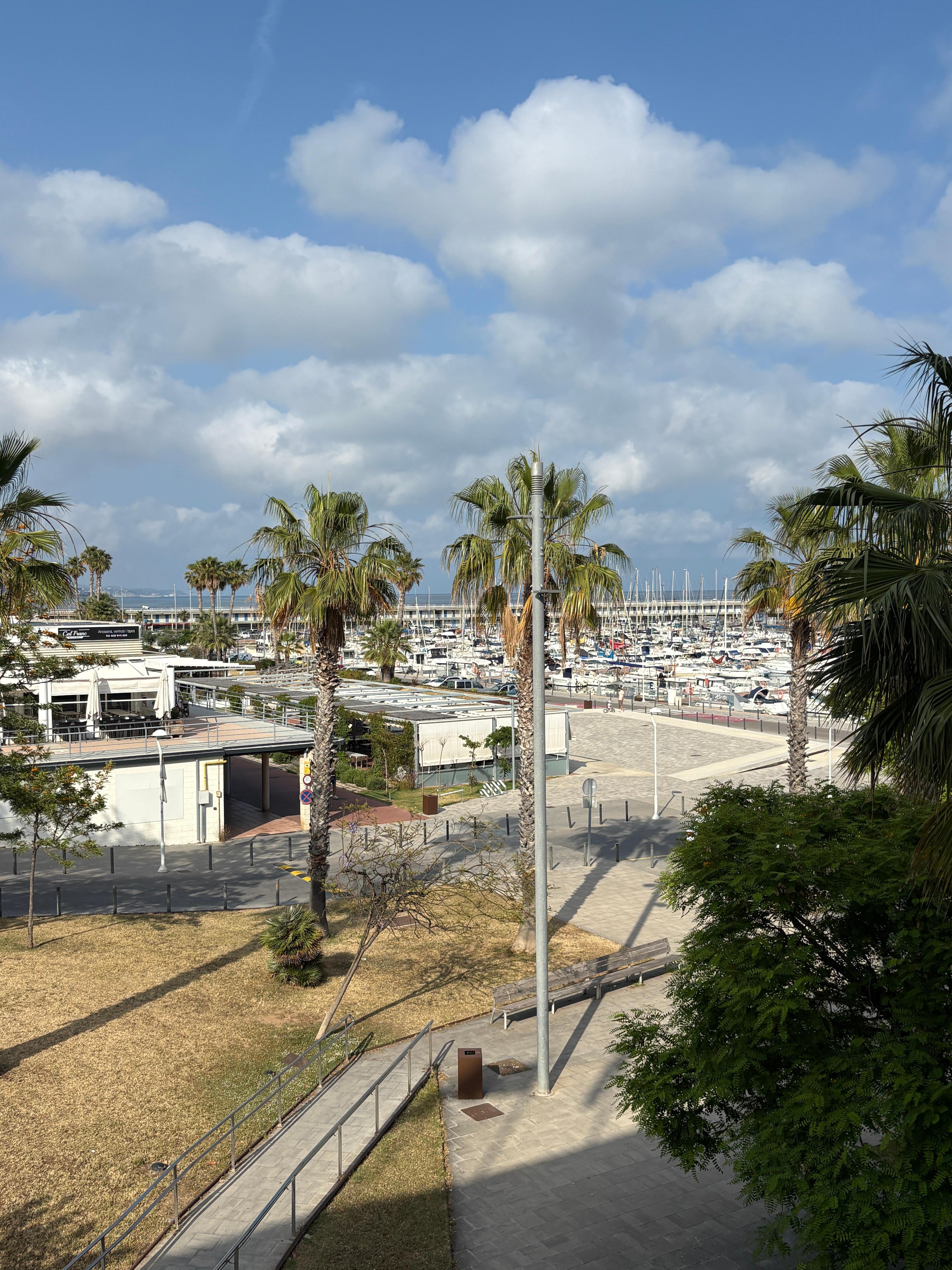 Blick vom Hotel zum Port