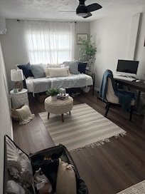 Single bed and office area #1 of 3