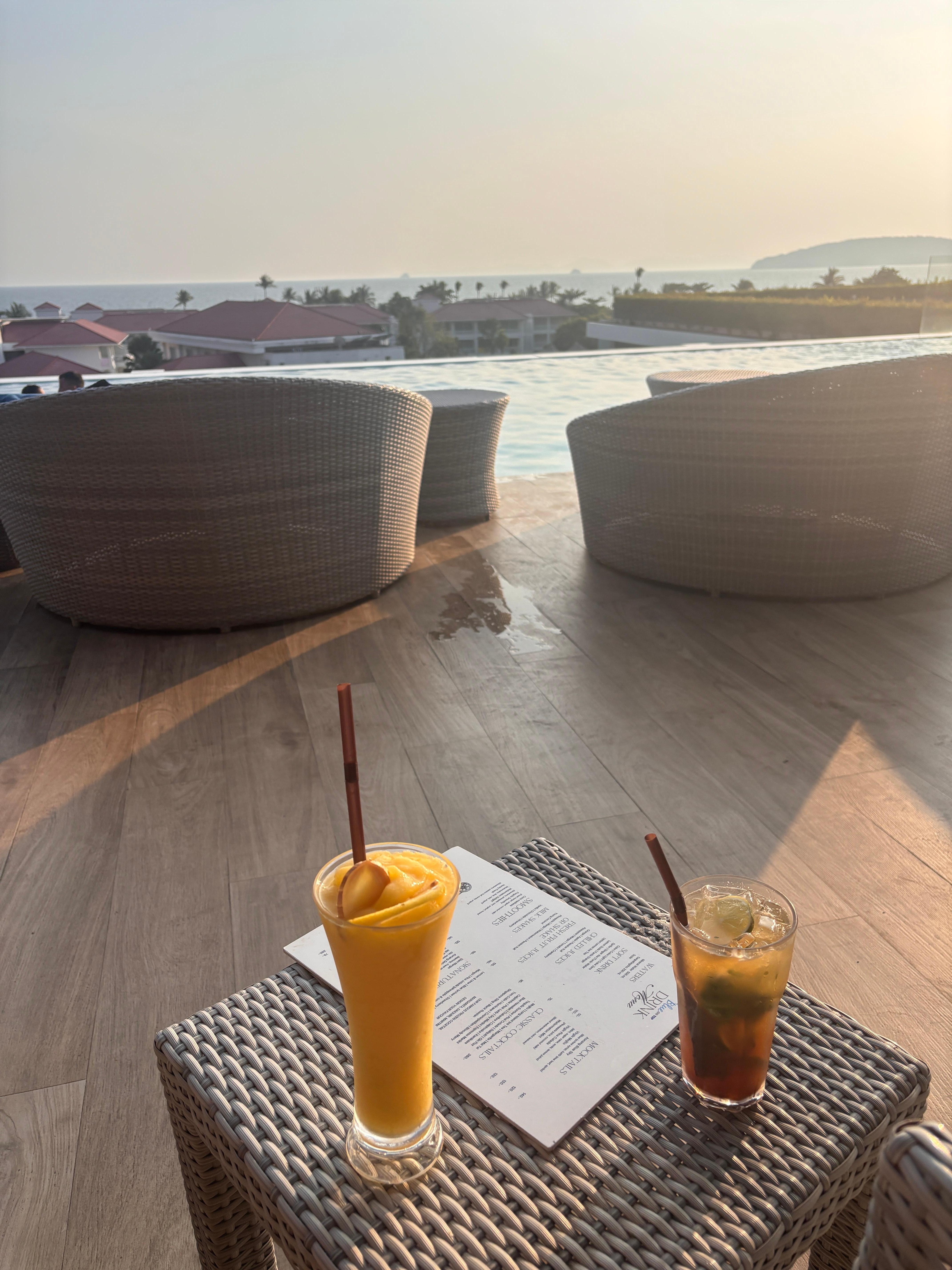 Cocktail bar relaxing 