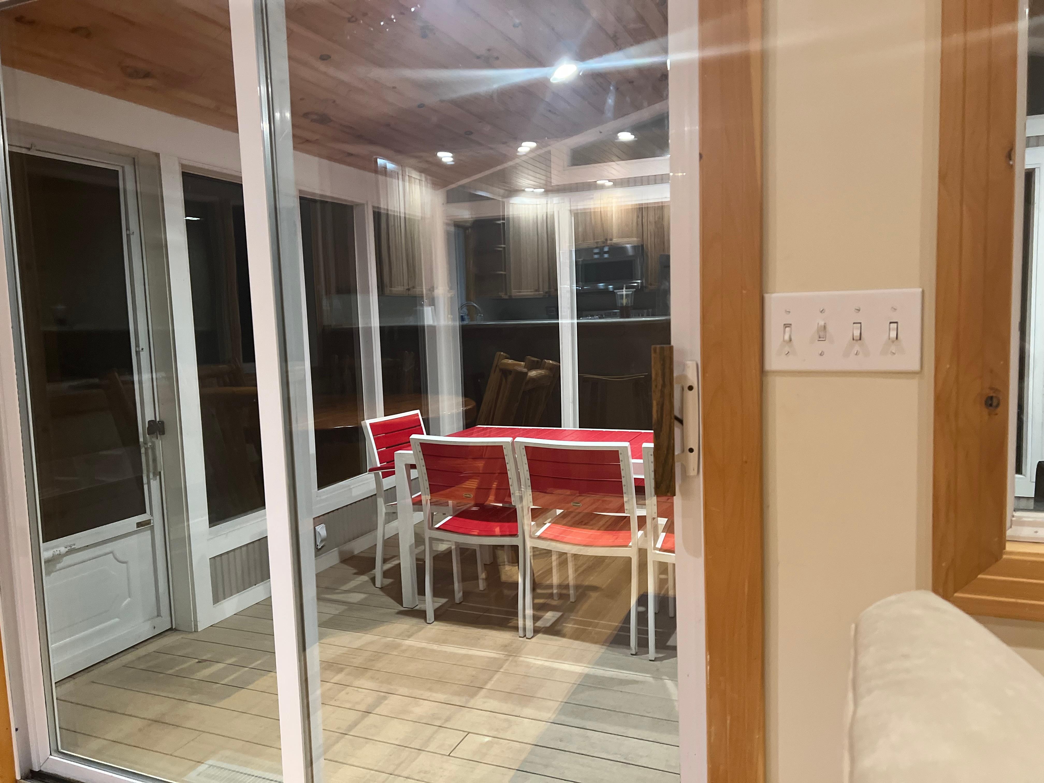 Enclosed patio/3 season room