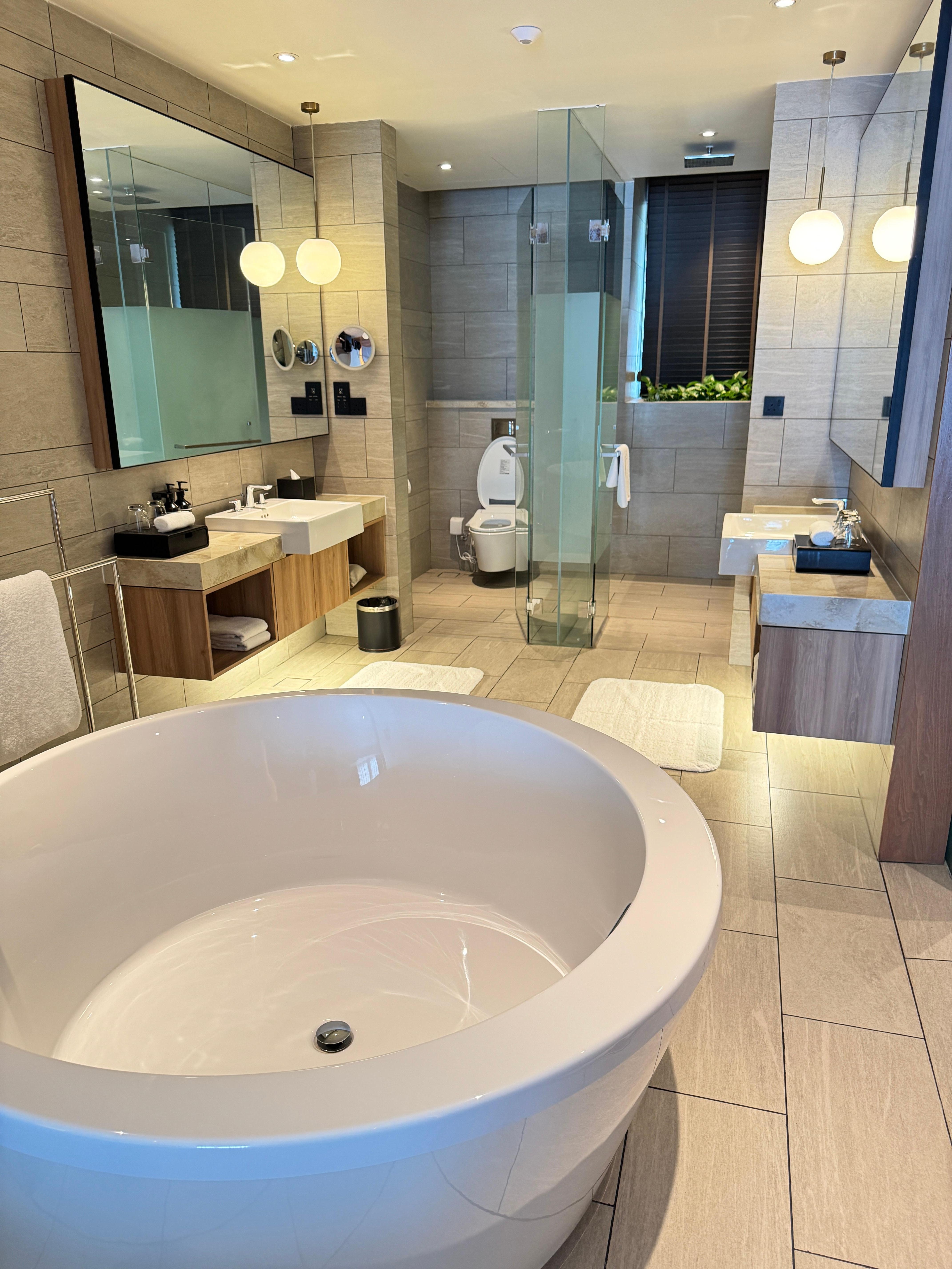 Kæmpe badeværelse. 