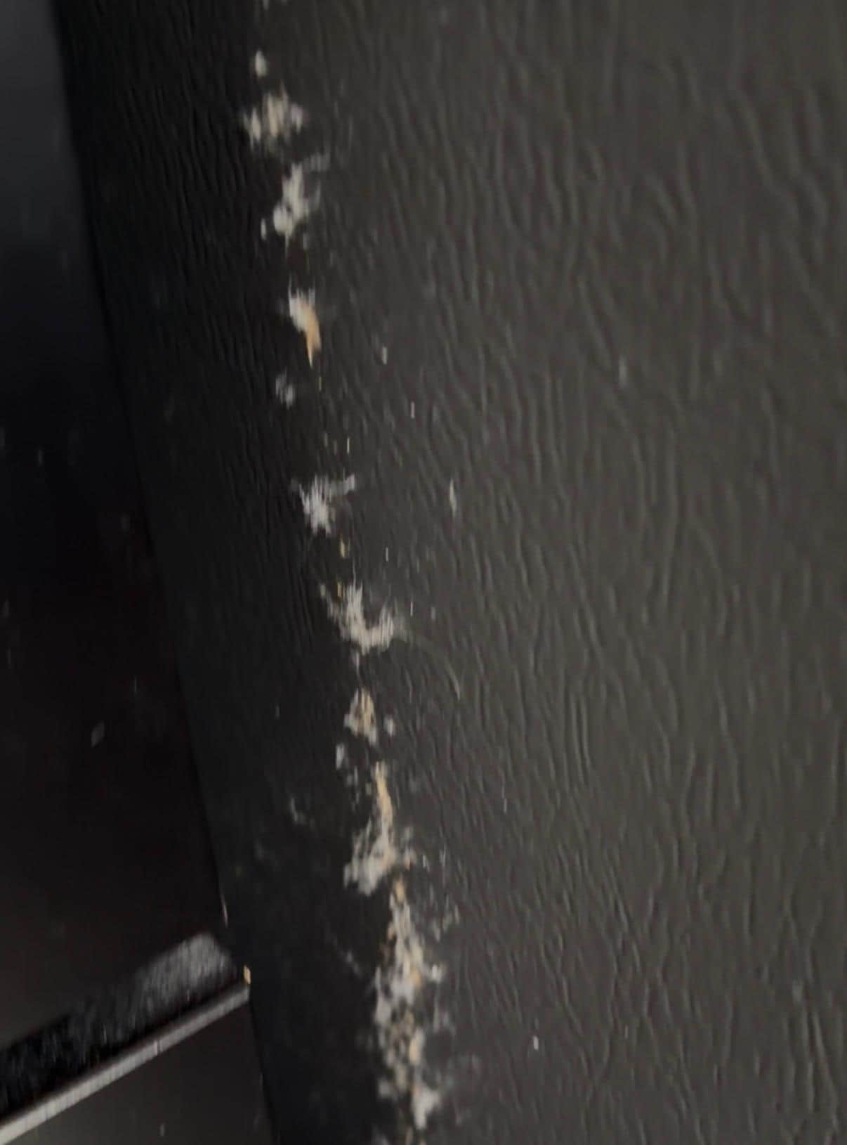 More dirt on the fridge