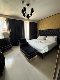 Canal view room