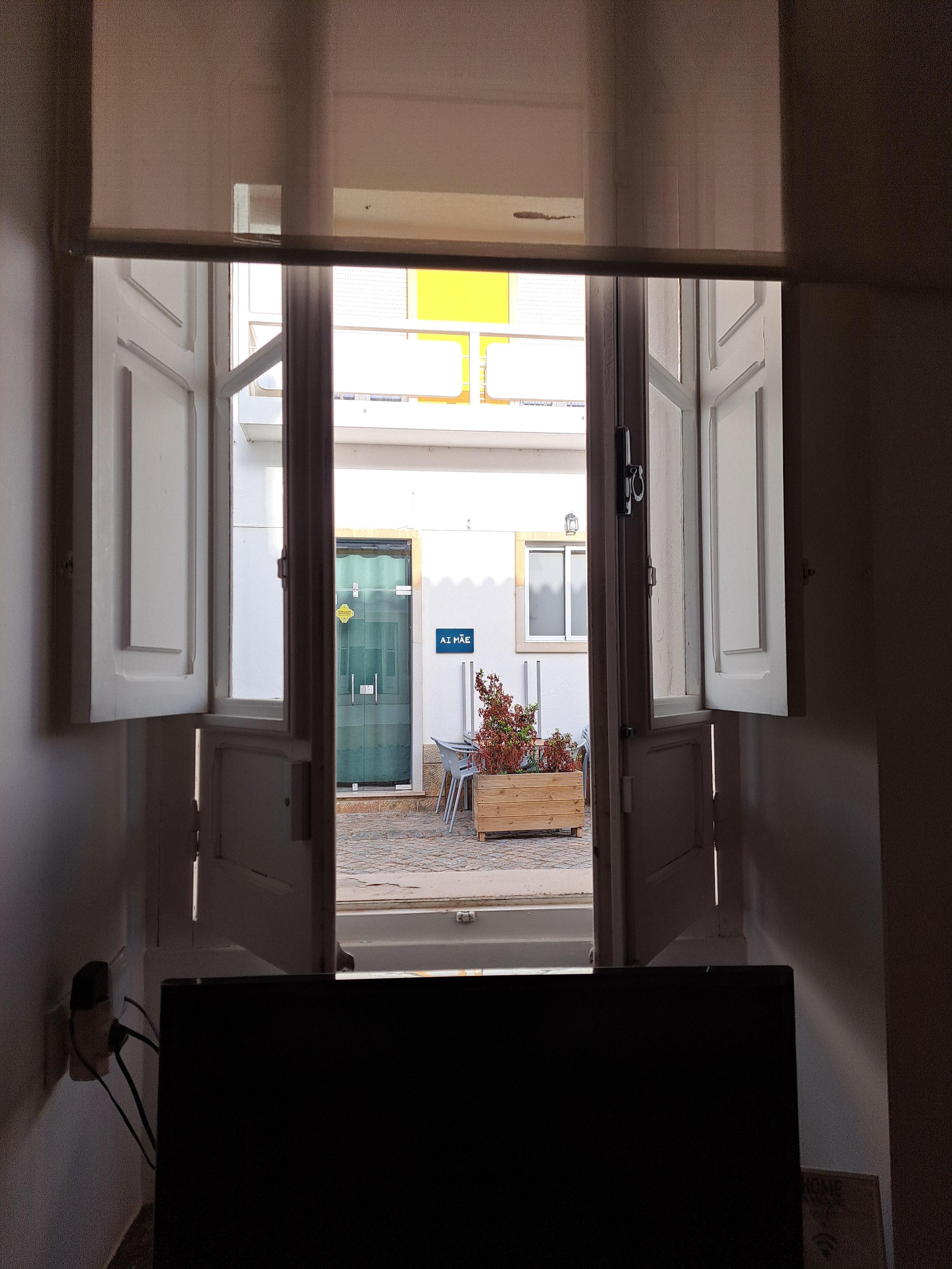 Font door - restaurant view