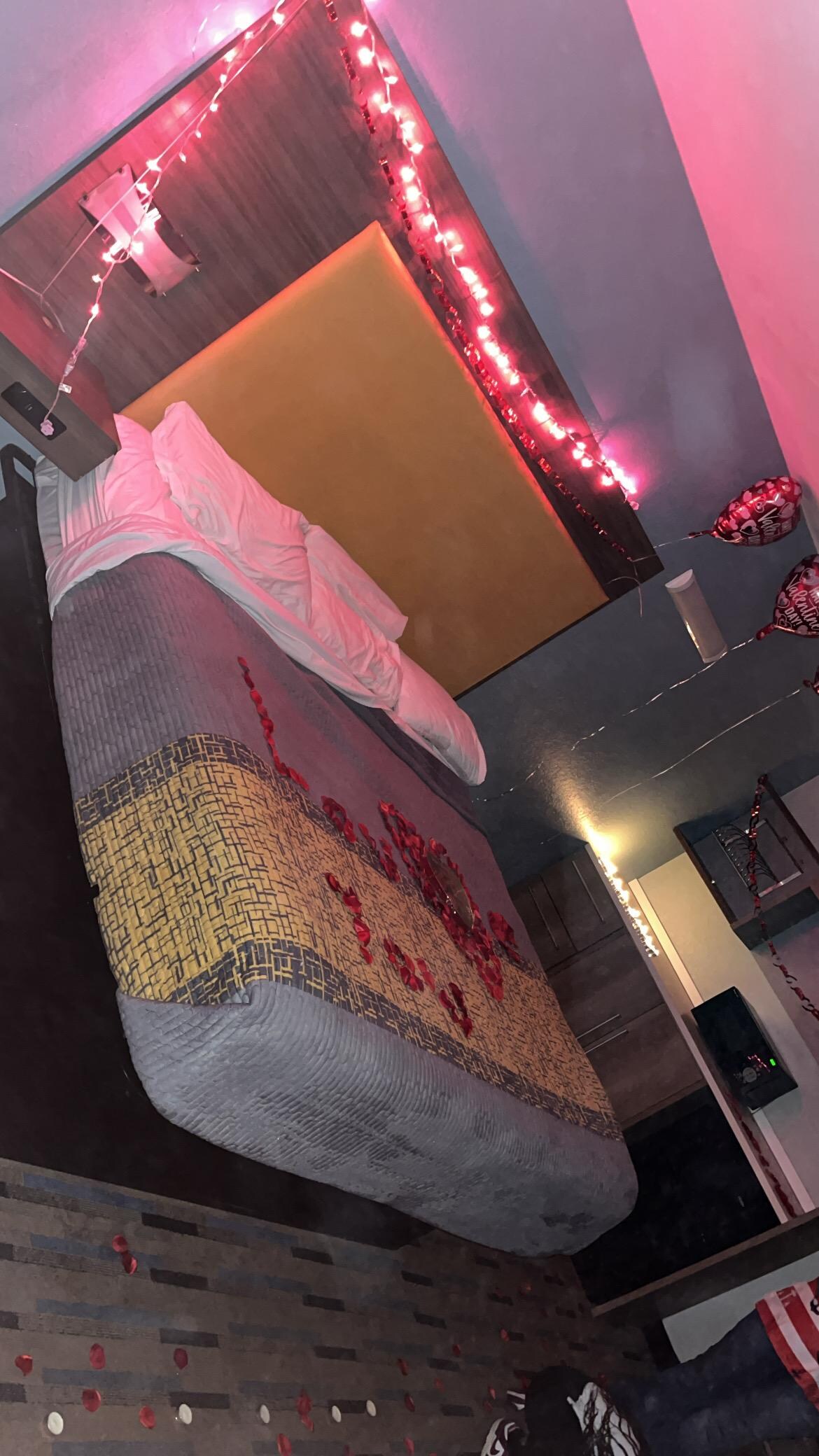 On our valentine the room was a vibe 