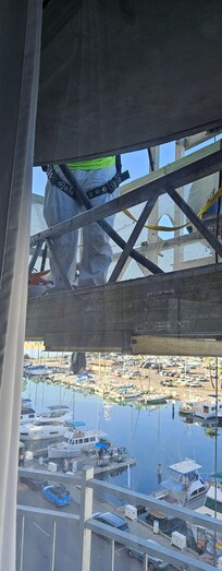 All windows screwed shut and no fresh air available. Noise was constant for the 10 days we were there. We should have been told that this unit was not available at the time we were booking The noise was drilling grinding the power off 2 days in a r