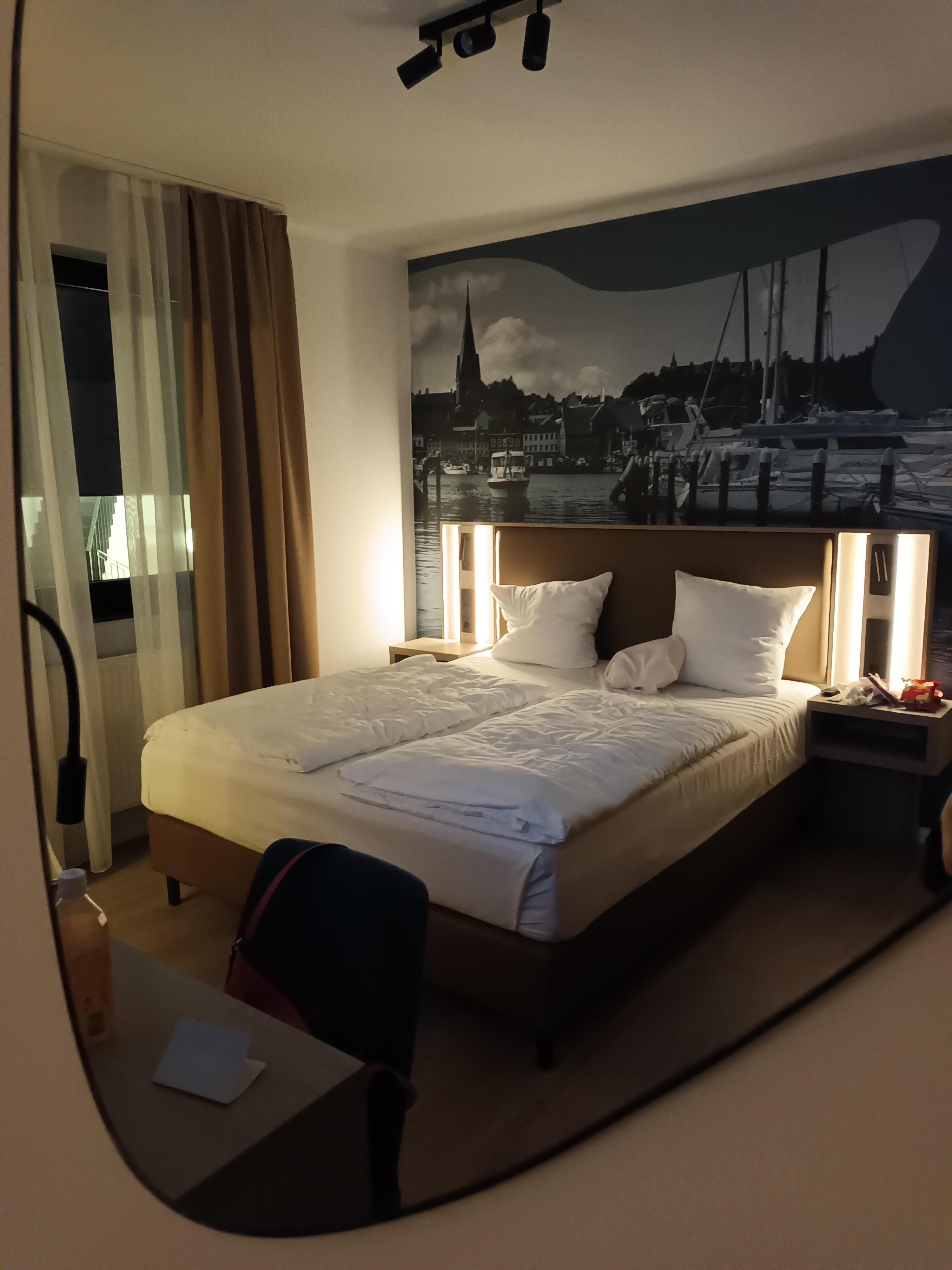 Hyggeligt værelse med god seng.