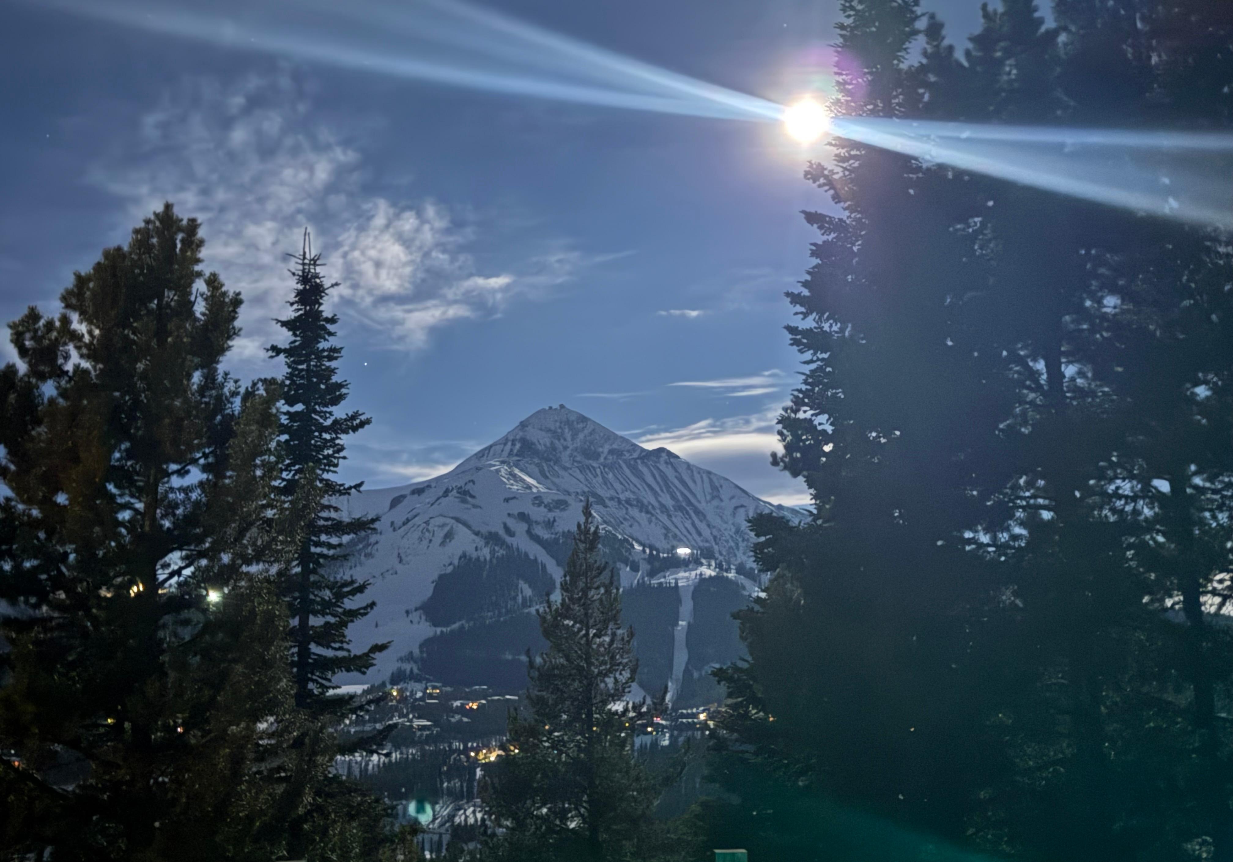 View from the master bedroom with a full moon over big sky! ❤️