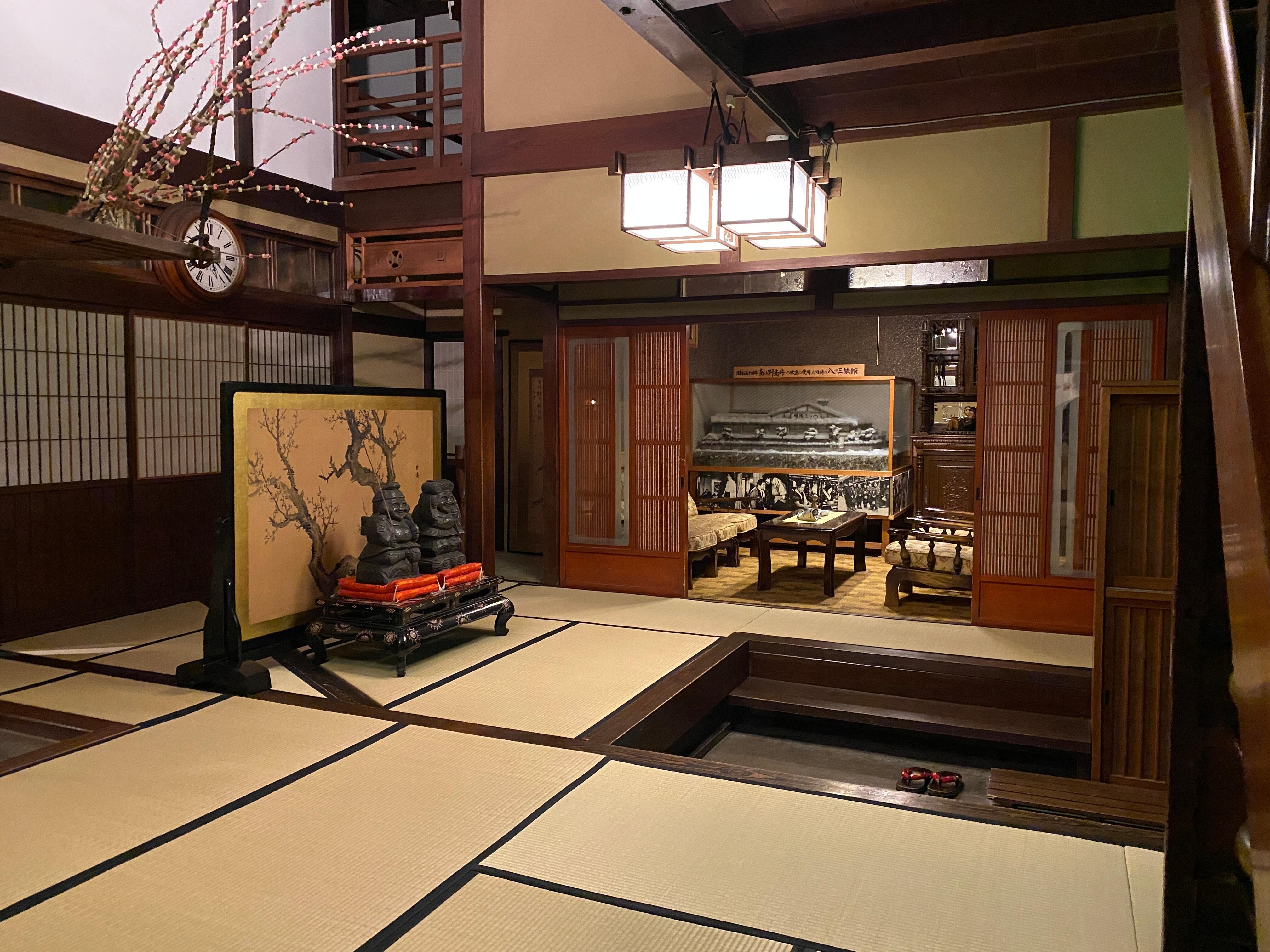 旧正面玄関全景