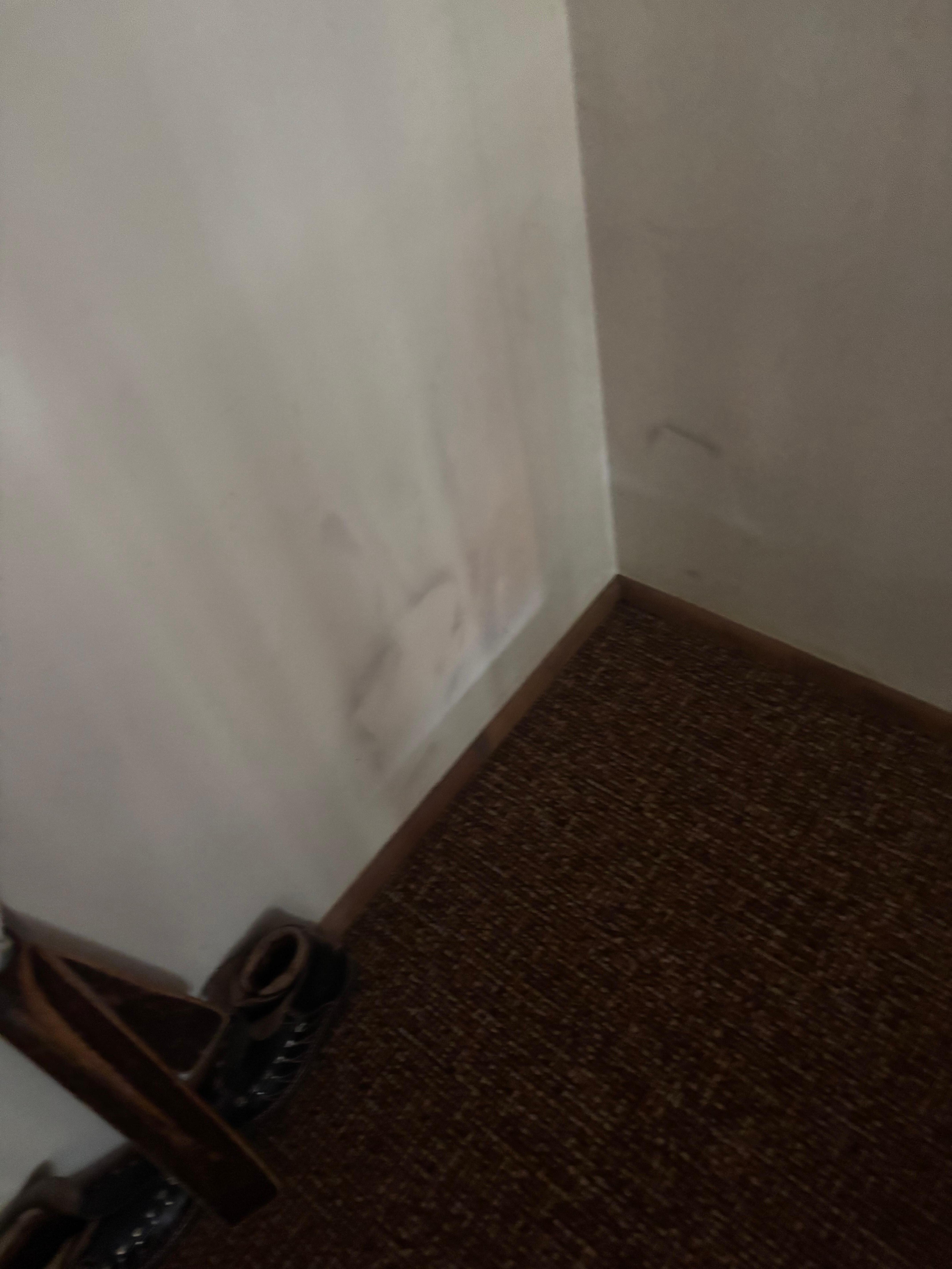 Dirty walls 