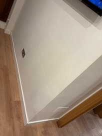 Wände im Wohnzimmer schmutzig / Dirty walls in the living room