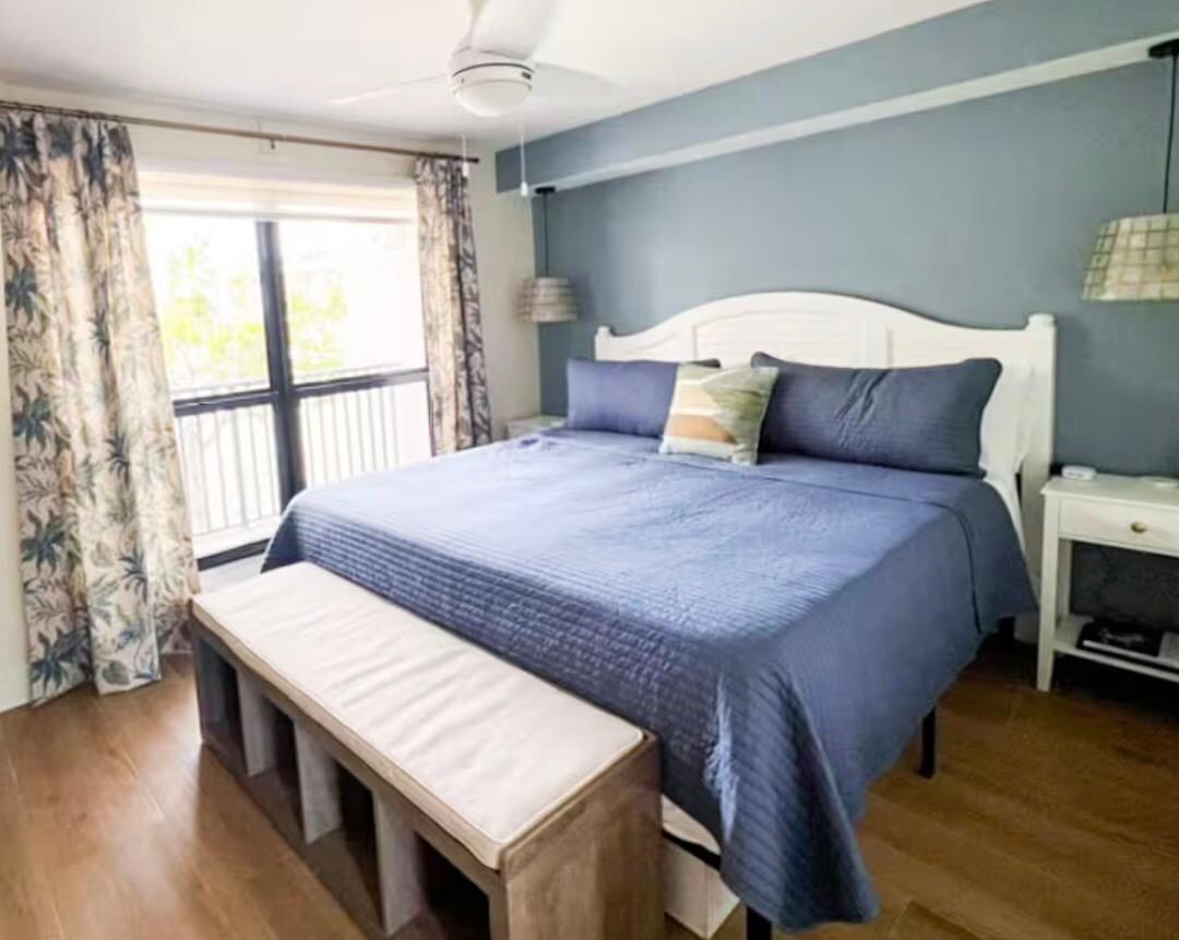 Cozy bedroom and very comfortable bed! 