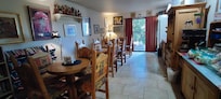 Salle de petit déjeuner.