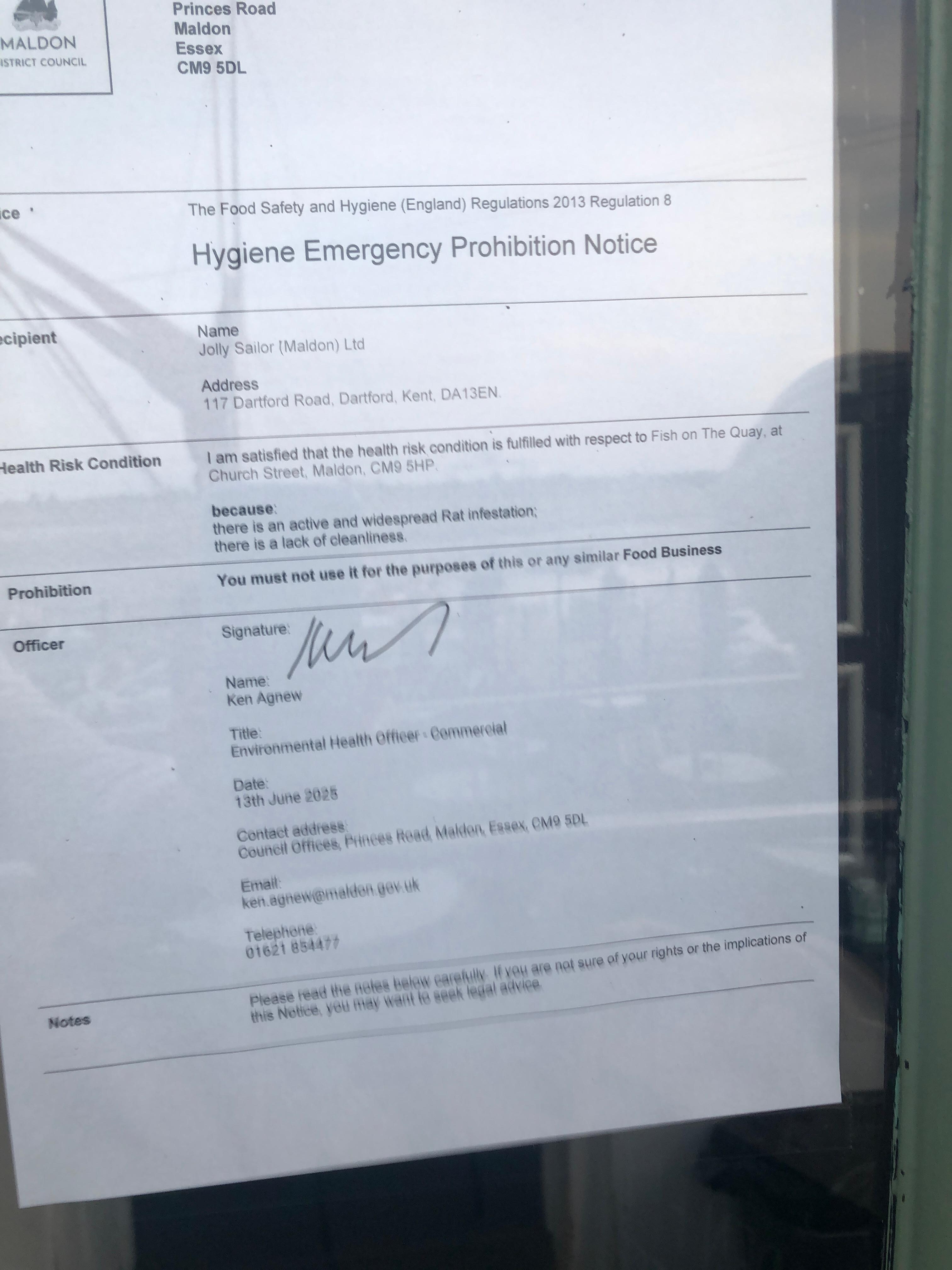 Notice on front door of Jolly Sailor Maldon.