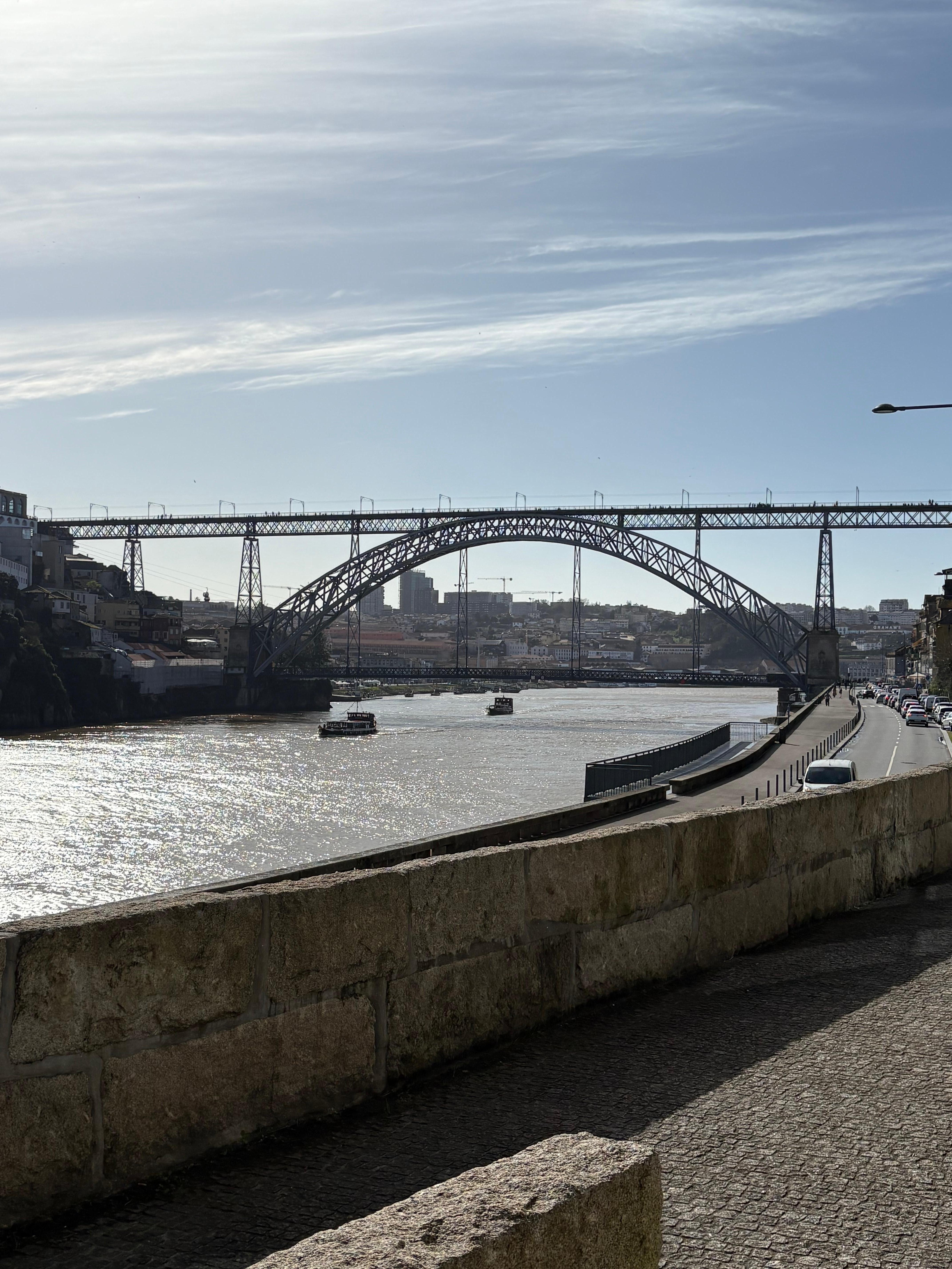 Path in front of the hotel. 