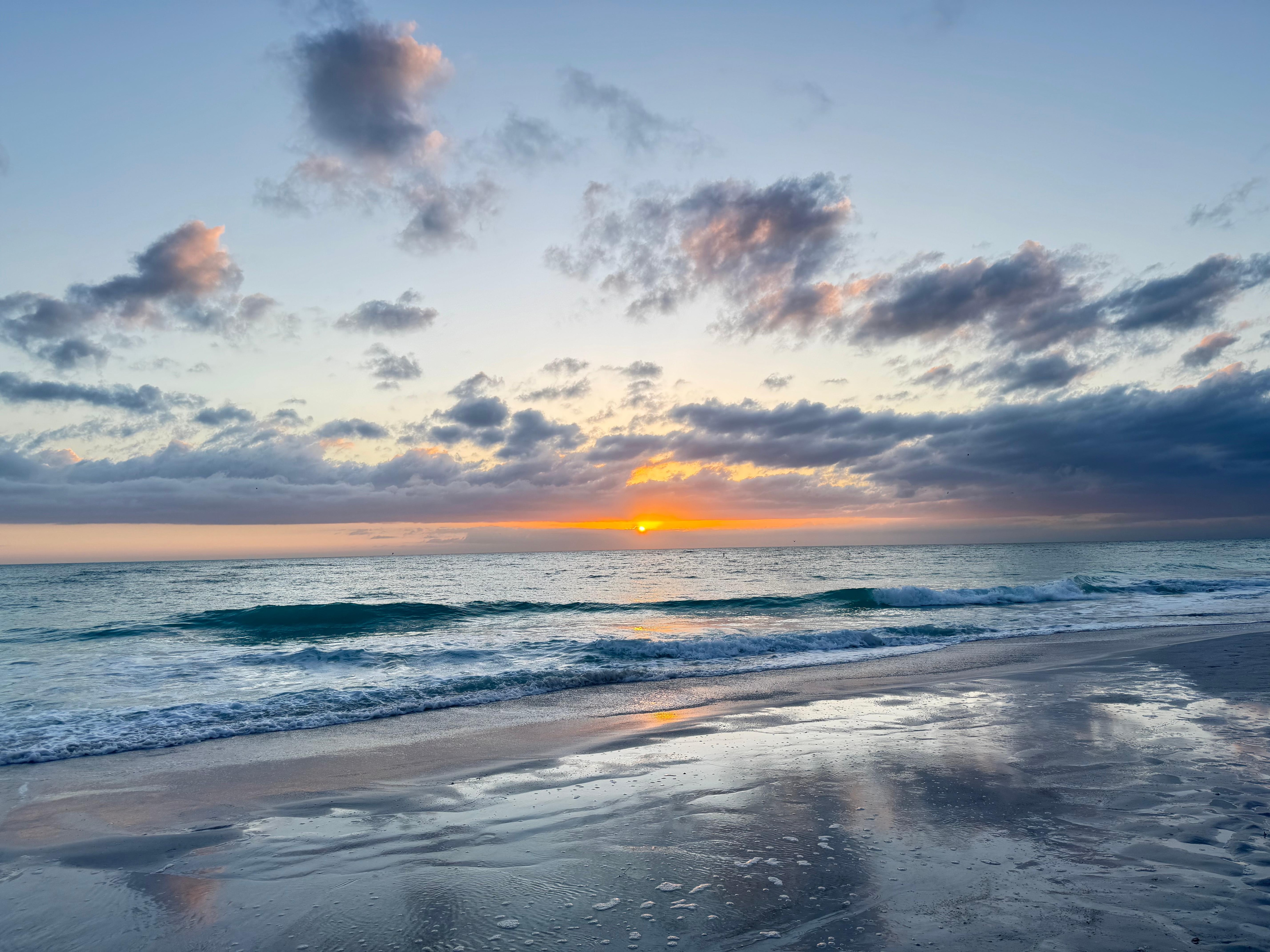 One block to
The beach! 