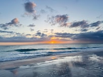 One block to
The beach!