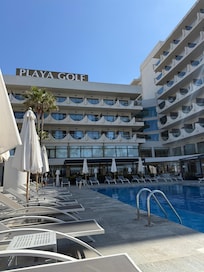 Lovely pool area to lounge around