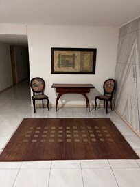 Faz você se sentir como uma visita, ao mesmo tempo que está em casa, onde se preza pela decoração e ambientes estéticos