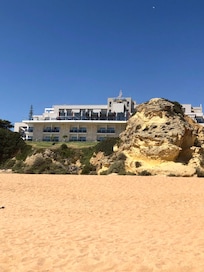 Hotellet sett från stranden