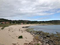 Sandvig strand, der ligger ca. 100 meter fra pensionatet