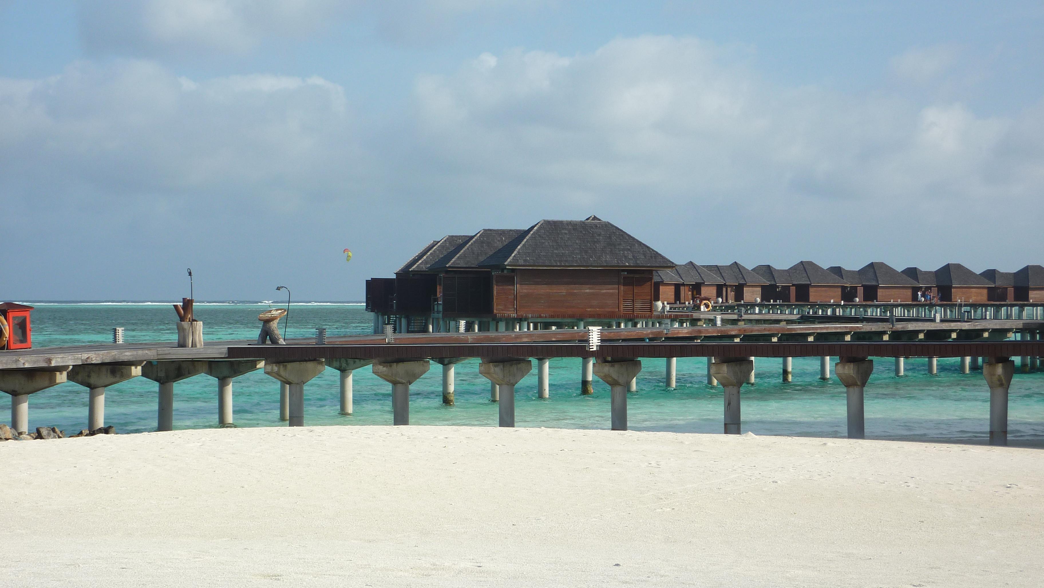 Water villa & lagoon