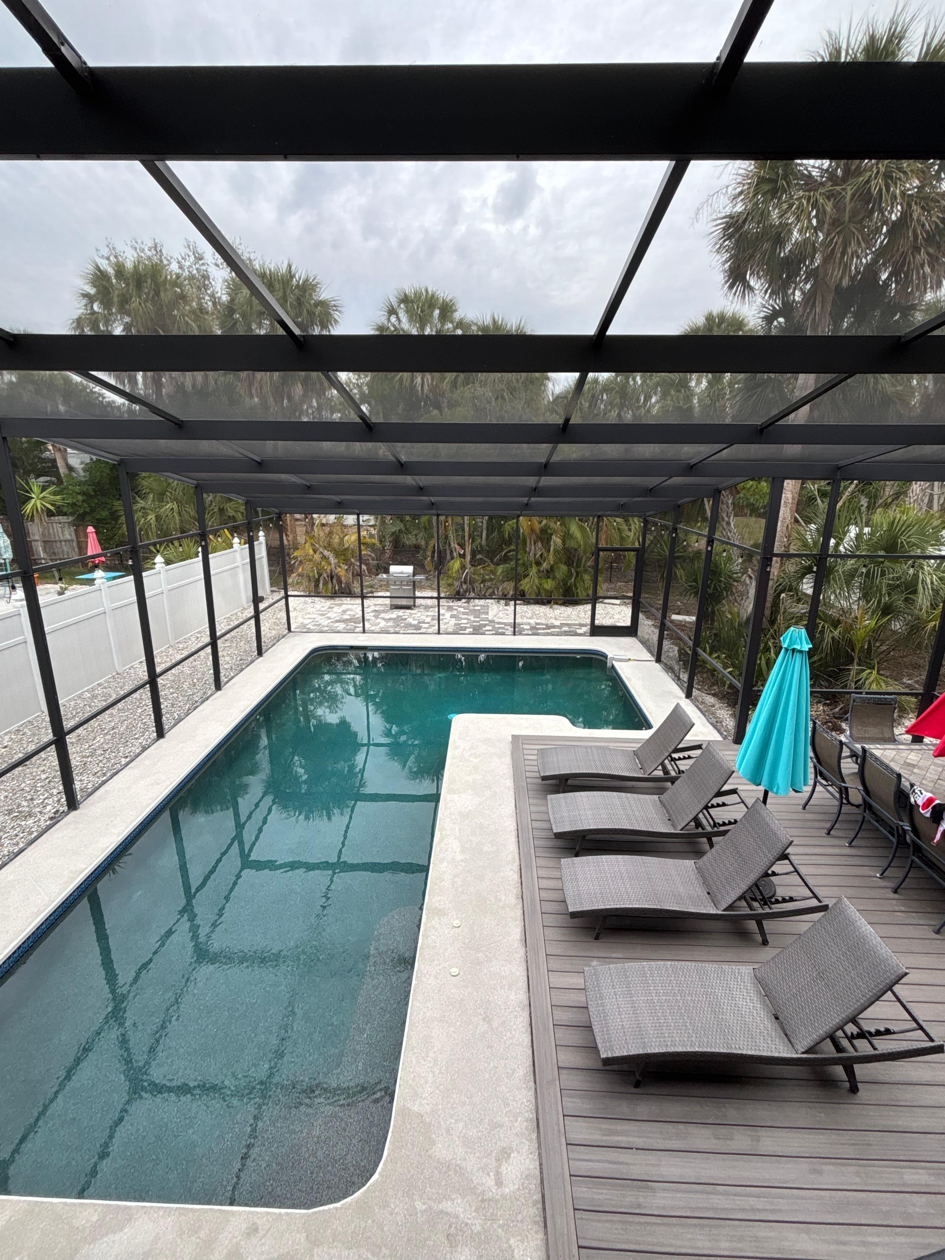 Pool has little seats so you can sit/chat. 